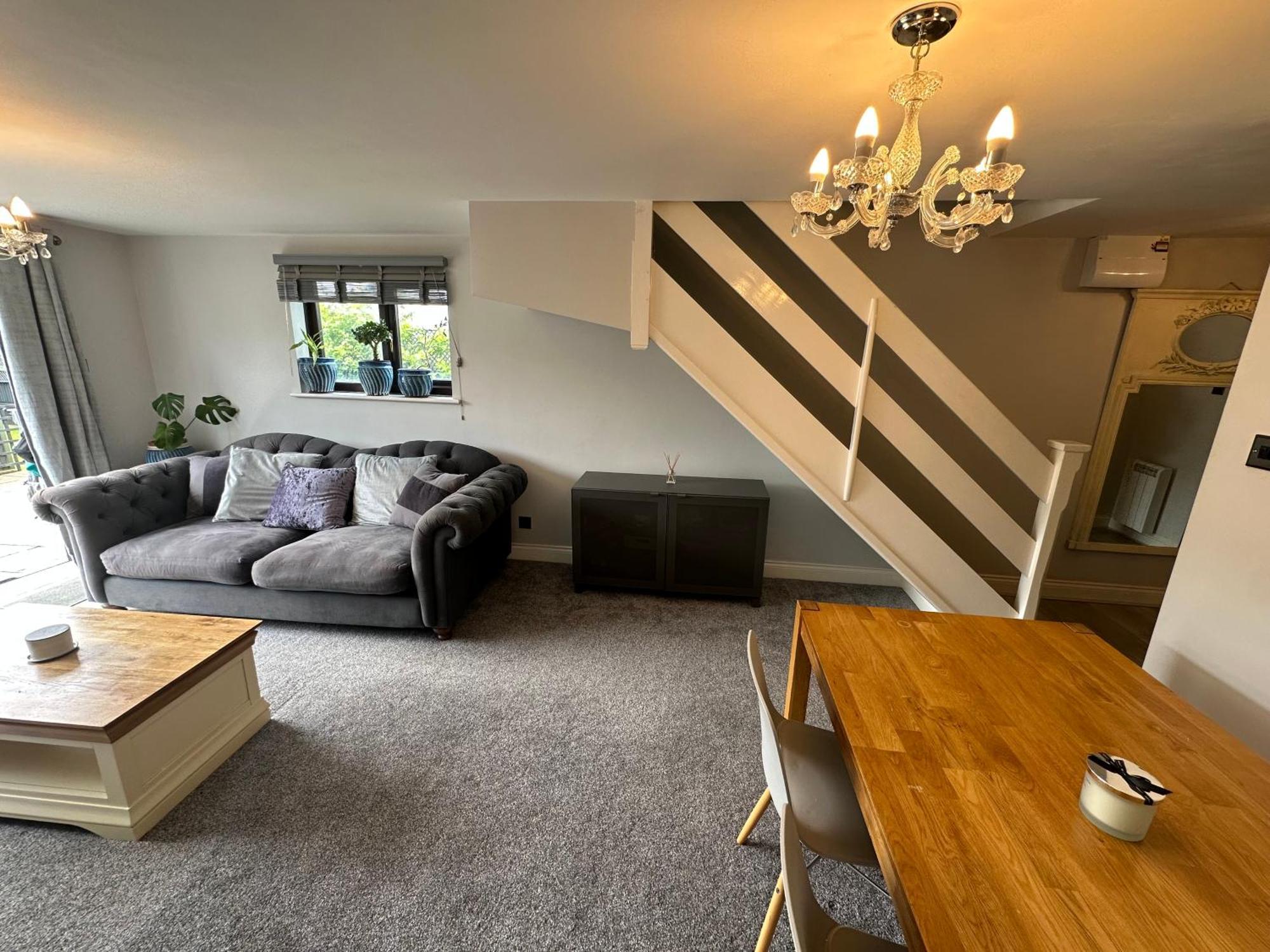Holiday home Modern 2 Bedroom House Spacious Large Garden *