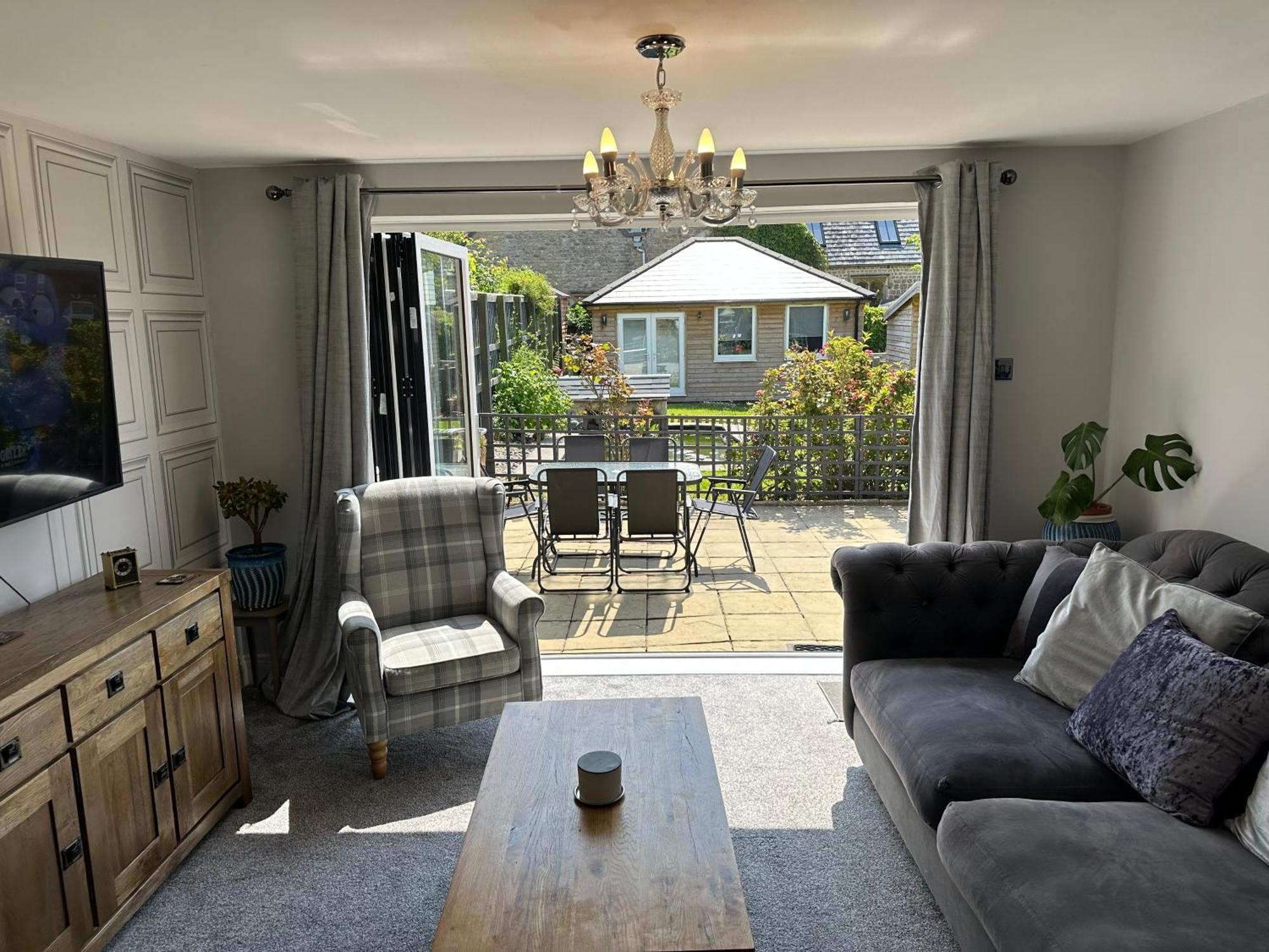 Modern 2 Bedroom House Spacious Large Garden Holiday home Westbury (Wiltshire)
