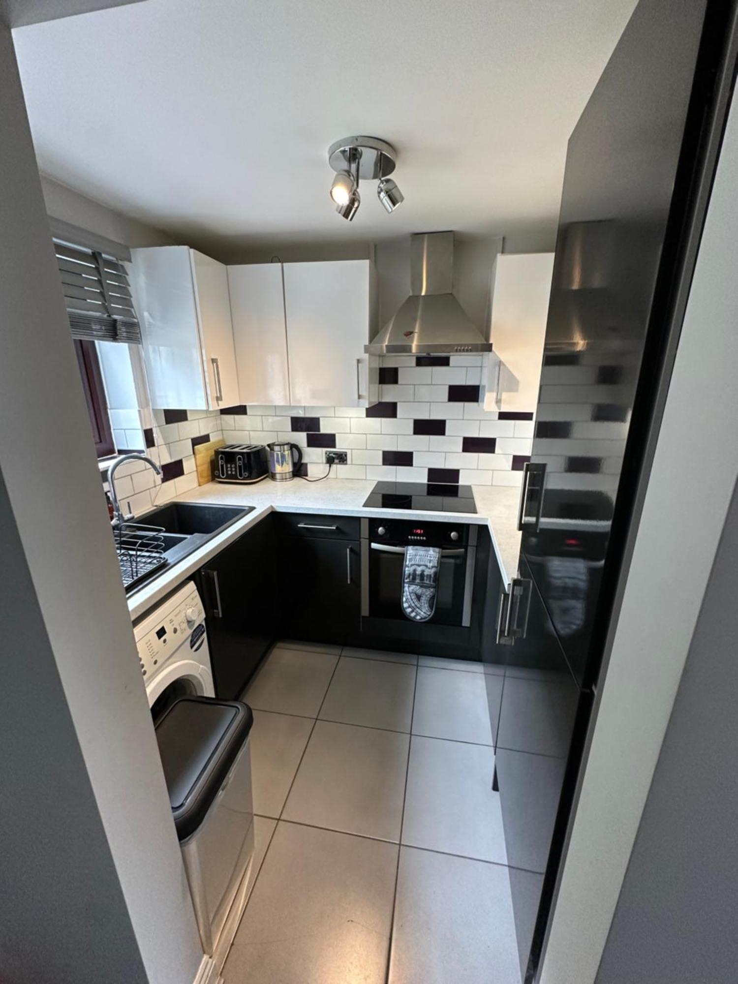 Modern 2 Bedroom House Spacious Large Garden * Westbury (Wiltshire)