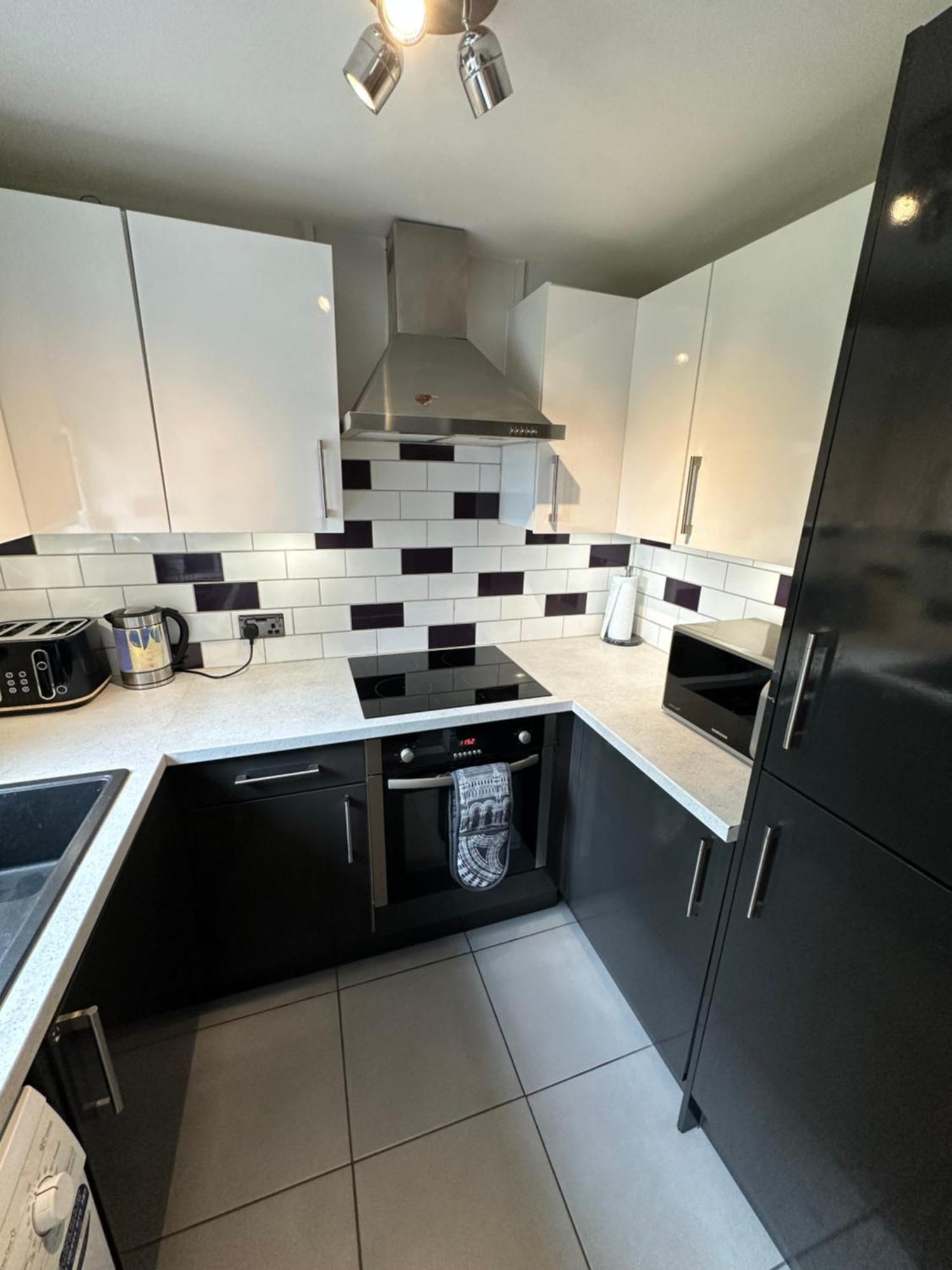 Modern 2 Bedroom House Spacious Large Garden *