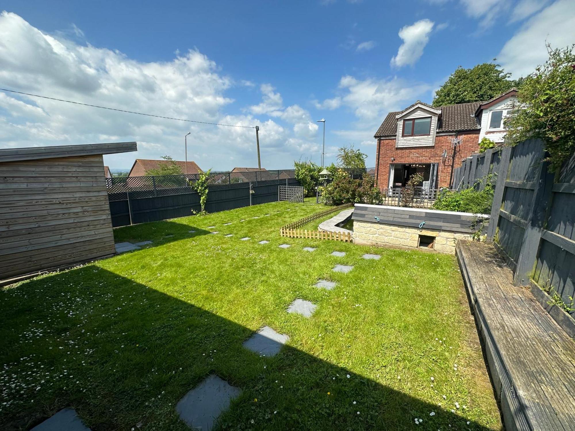 Modern 2 Bedroom House Spacious Large Garden *