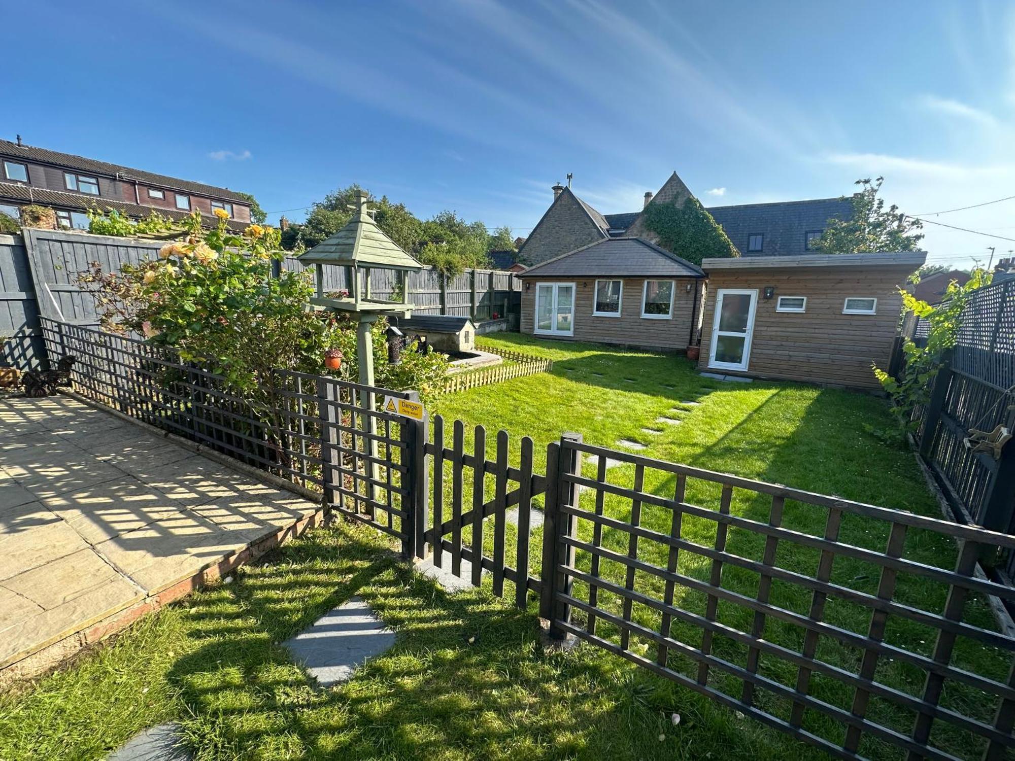 Holiday home Modern 2 Bedroom House Spacious Large Garden *